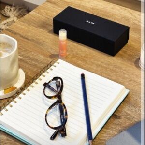 Kitseyecare  Premium Hard Black Case NWOT